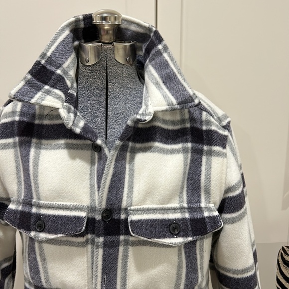 Grey and cream plaid sweater jacket - Picture 2 of 5